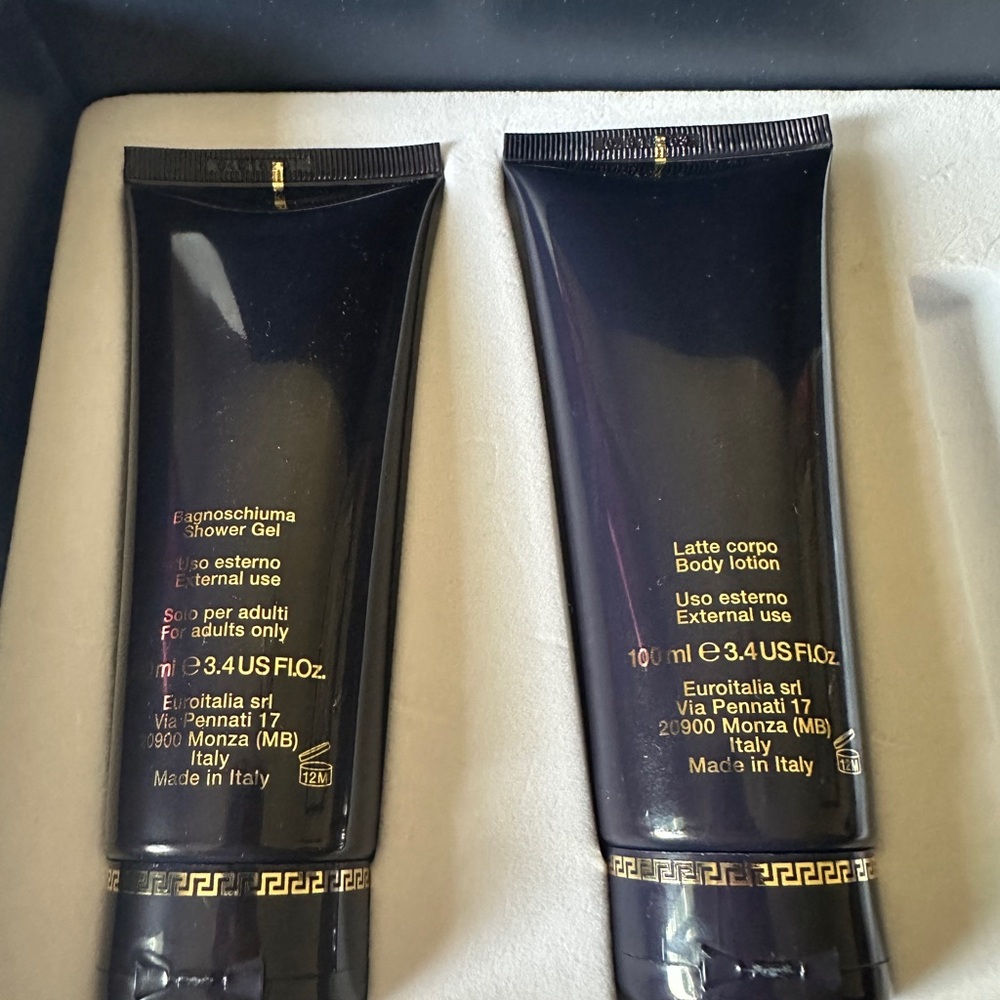 Versace Dylan Blue Bath & Body Set - Picture 3 of 3